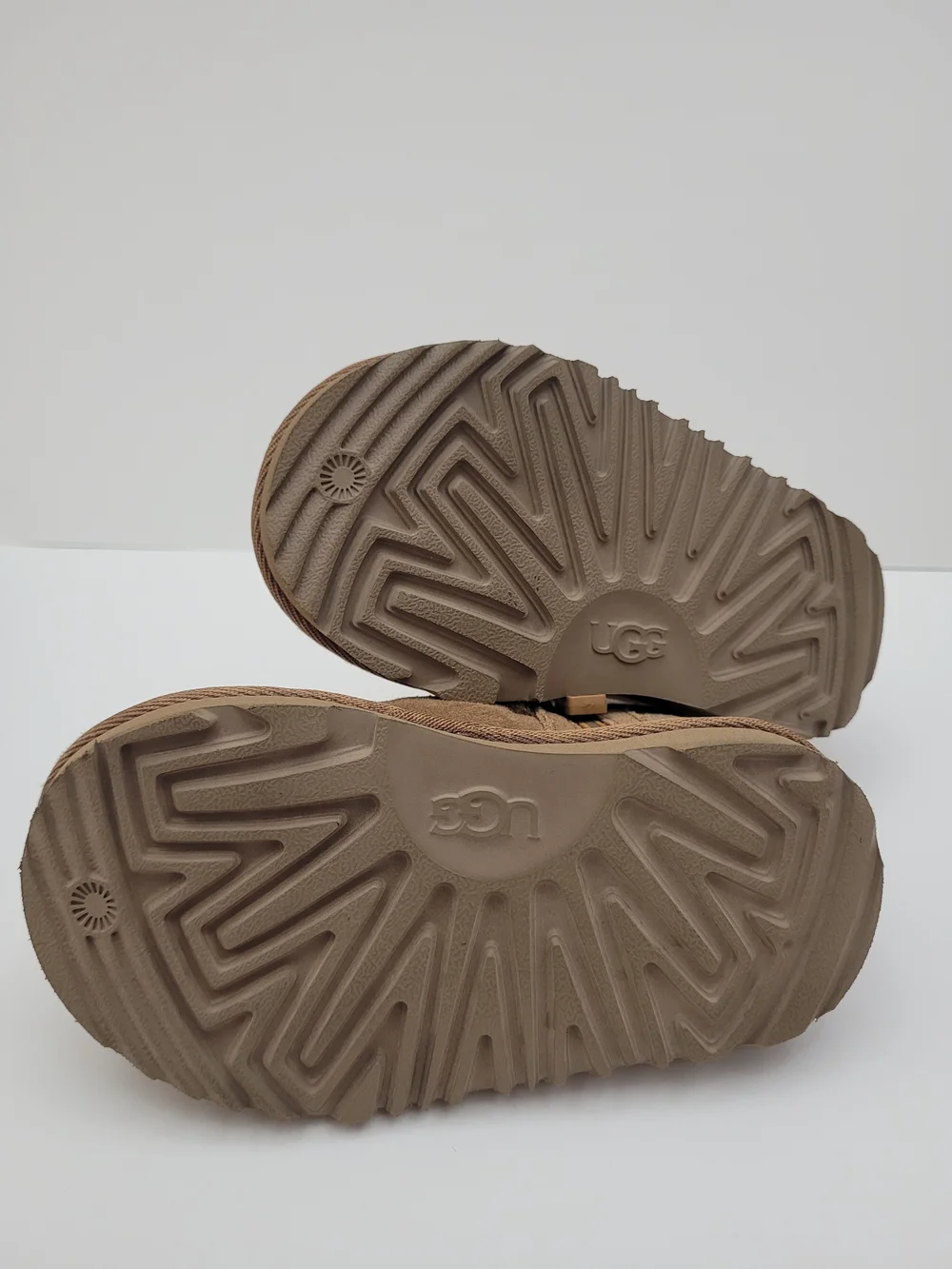 UGG Sz 7 Toddler Classic Ultra Mini Boots Shoes Brown Tan Chestnut